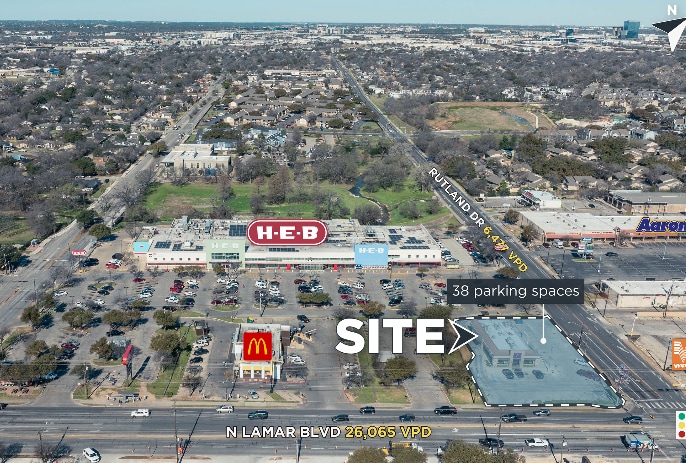 9504 N Lamar Blvd, Austin, TX à louer - Photo de l’immeuble – Image 3 sur 5