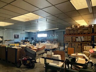 Plus de détails pour Local d'activités à louer