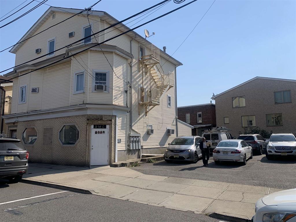 9028 Palisade Plz, North Bergen, NJ à vendre Photo principale– Image 1 sur 2