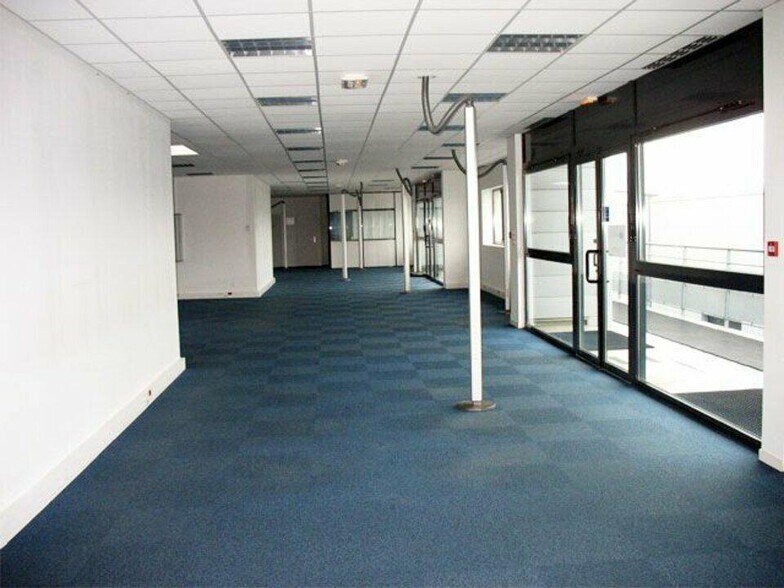 Bureau dans Alençon à louer - Photo de l’immeuble – Image 3 sur 3