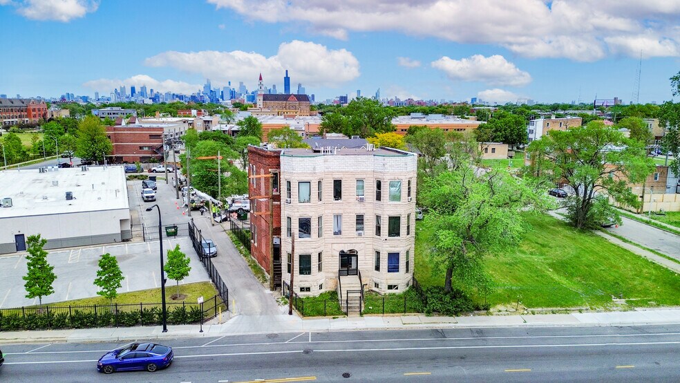 317 S Homan Ave, Chicago, IL à vendre - Photo de l’immeuble – Image 2 sur 8
