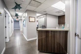 7600 SW 57th Ave, Miami, FL à louer Photo intérieure– Image 2 sur 21