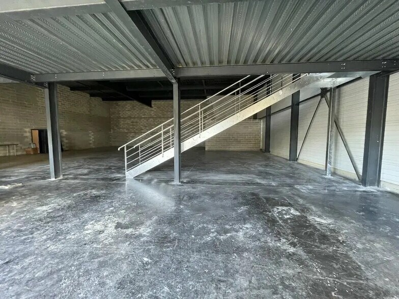 Local d’activités dans Lormont à louer - Photo intérieure – Image 3 sur 11