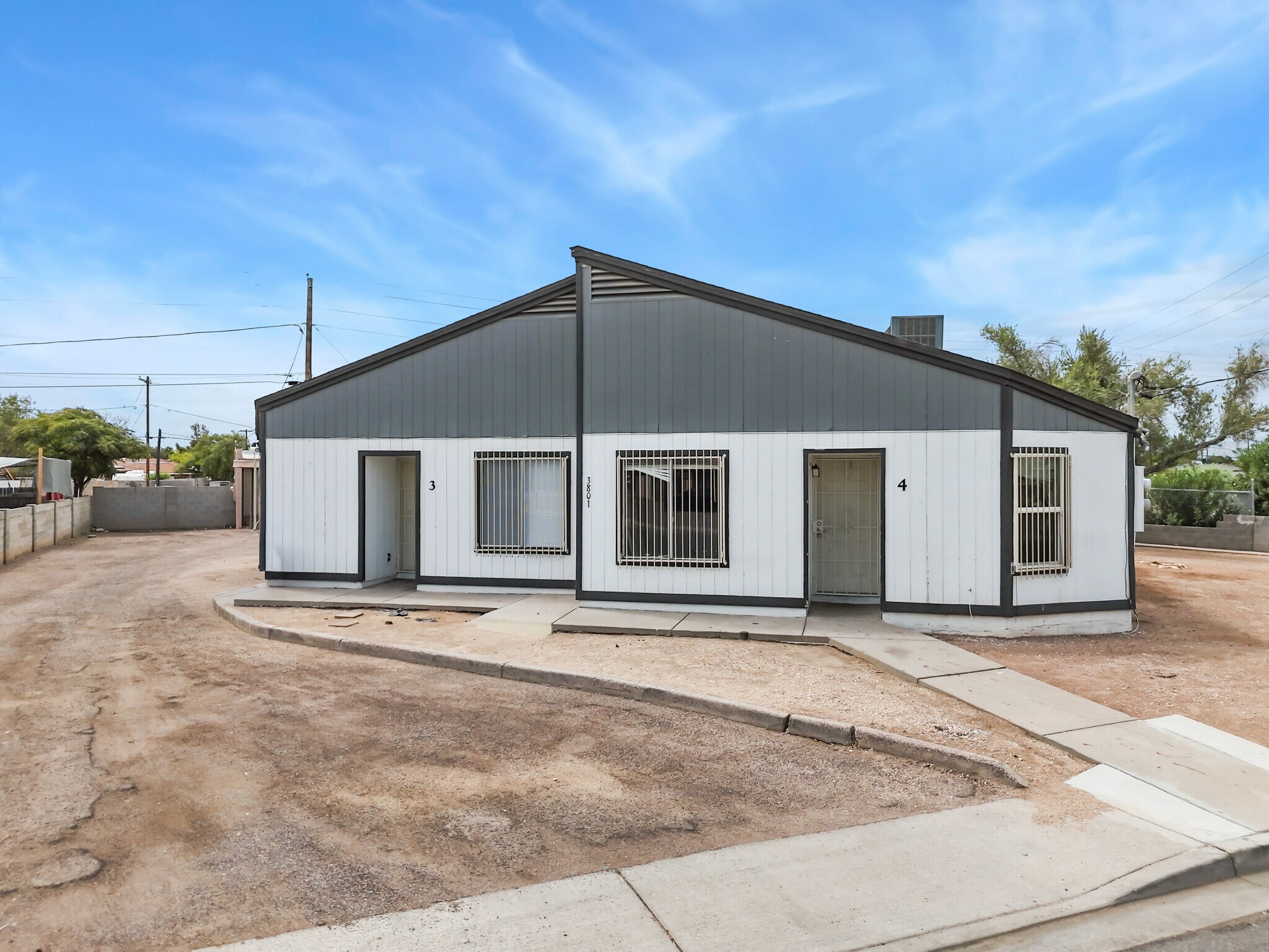 3801 N 23rd Dr, Phoenix, AZ à vendre Photo de l’immeuble– Image 1 sur 18