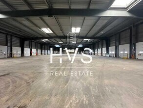 Industriel/Logistique dans Gignac-la-Nerthe à louer Photo de l’immeuble– Image 1 sur 2