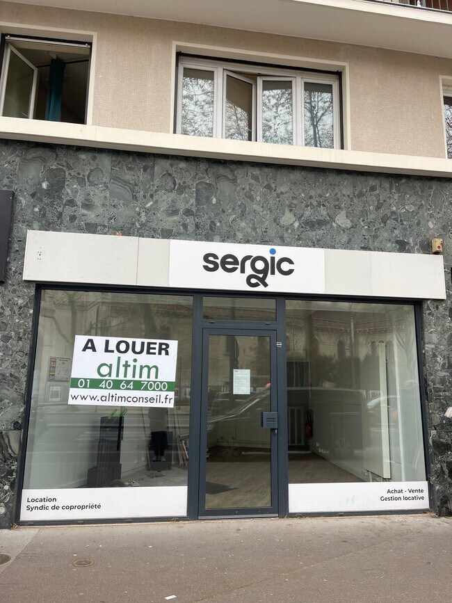 Plus de détails pour Local commercial à louer