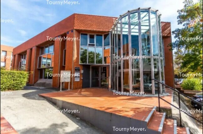 Plus de détails pour Bureau à louer