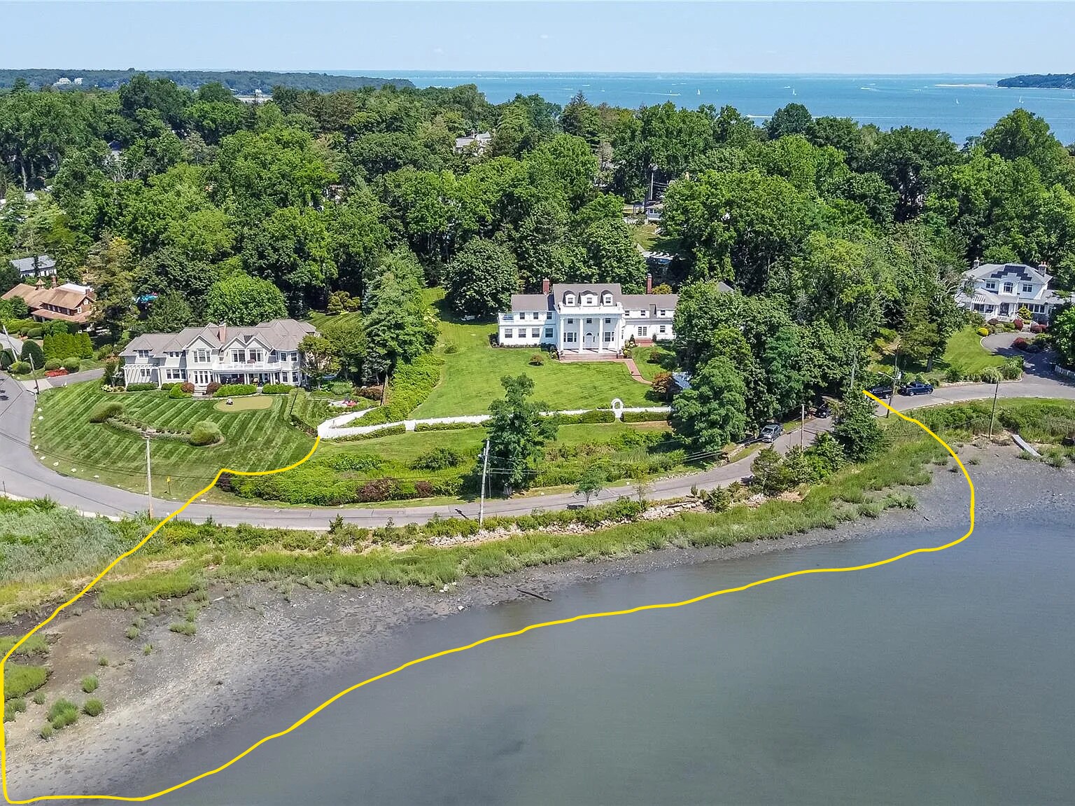 158 E Shore Rd, Halesite, NY à vendre Photo de l’immeuble– Image 1 sur 32