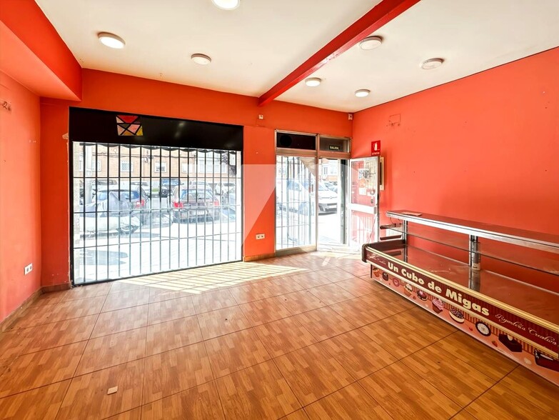 Immeuble residentiel dans Madrid, Madrid à vendre - Photo intérieure – Image 2 sur 3