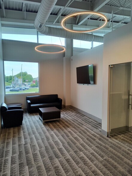 10120 Calumet Ave, Munster, IN à louer - Photo de l’immeuble – Image 3 sur 21