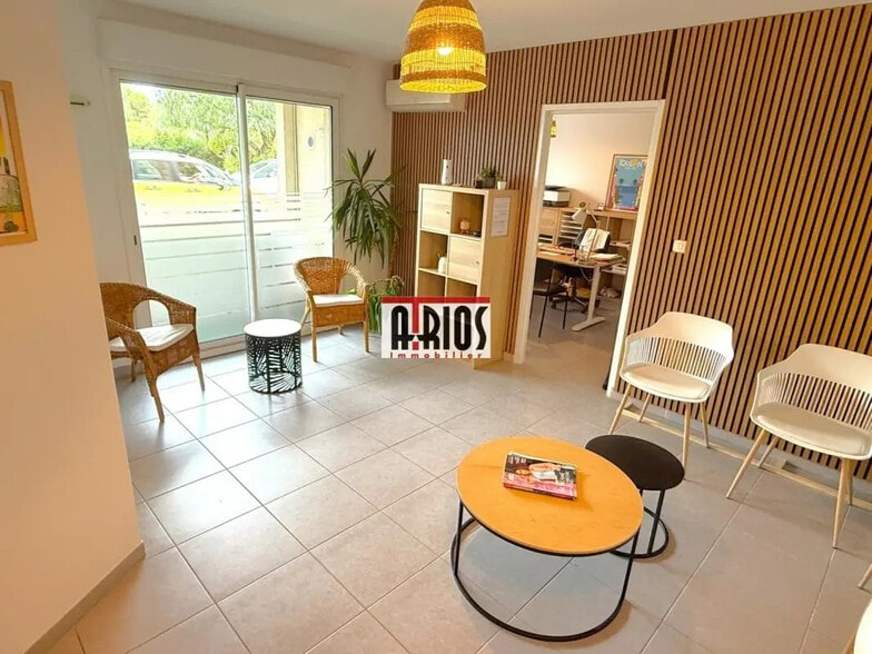 Local d’activités dans La Farlède à louer - Photo de l’immeuble – Image 1 sur 7