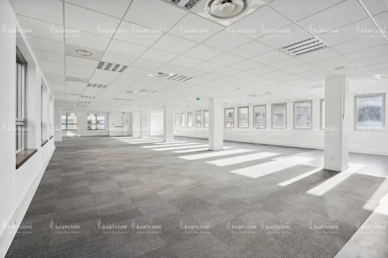 Bureau dans Montreuil à louer - Photo de l’immeuble – Image 1 sur 6