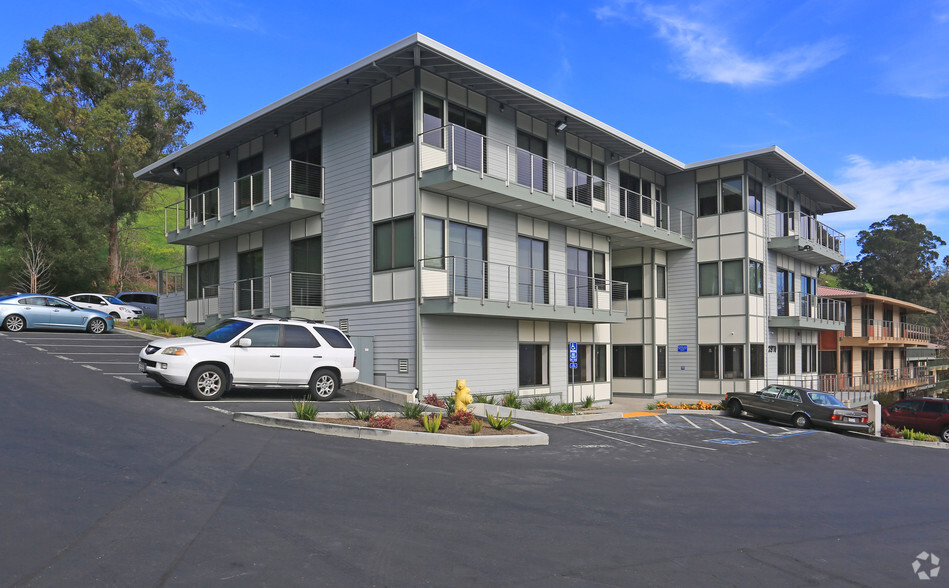 2970 Camino Diablo, Walnut Creek, CA à louer - Photo de l’immeuble – Image 1 sur 4