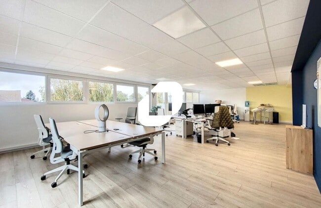 Plus de détails pour Bureau à vendre