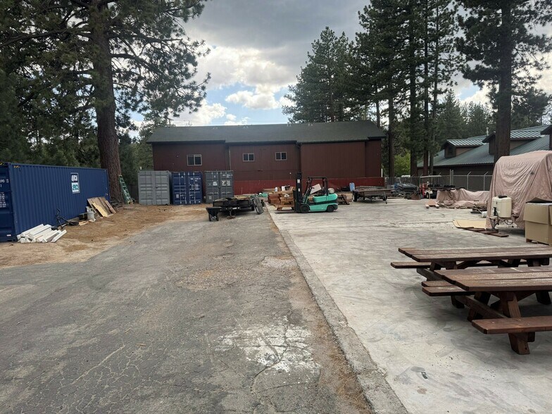 1110 Melba Dr, South Lake Tahoe, CA à vendre - Photo principale – Image 1 sur 3