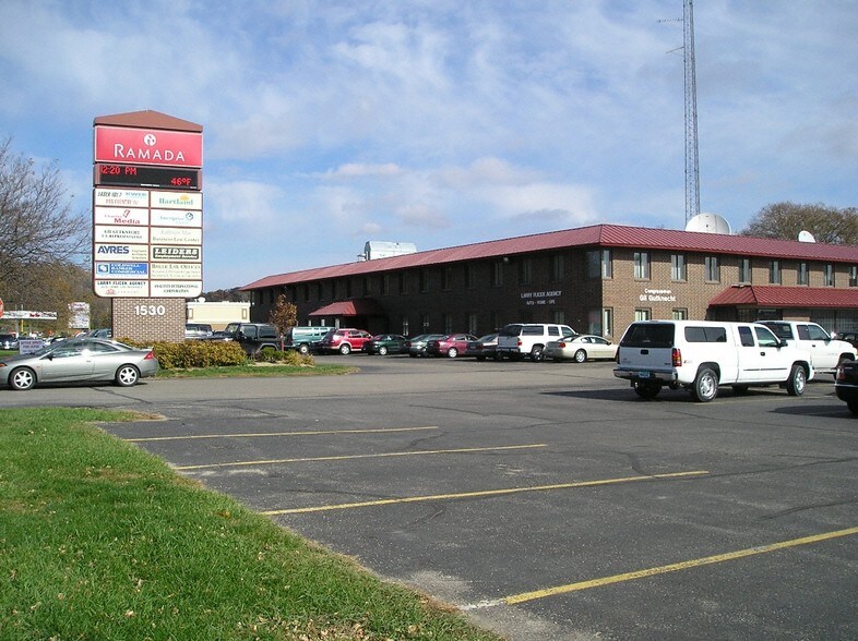 1530 Greenview Dr SW, Rochester, MN à louer - Photo principale – Image 1 sur 8