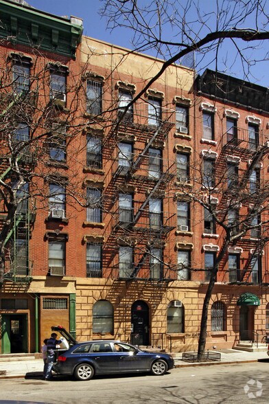 631 E Sixth St, New York, NY à vendre - Photo de l’immeuble – Image 2 sur 3