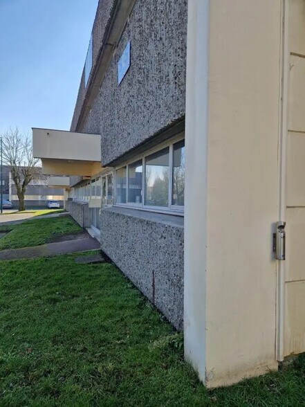 8 Avenue D'Alsace Lorraine, SAINT-OUEN-L'AUMONE à louer - Photo de l’immeuble – Image 3 sur 5