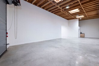 5131-5137 W Jefferson Blvd, Los Angeles, CA à louer Photo intérieure– Image 1 sur 33