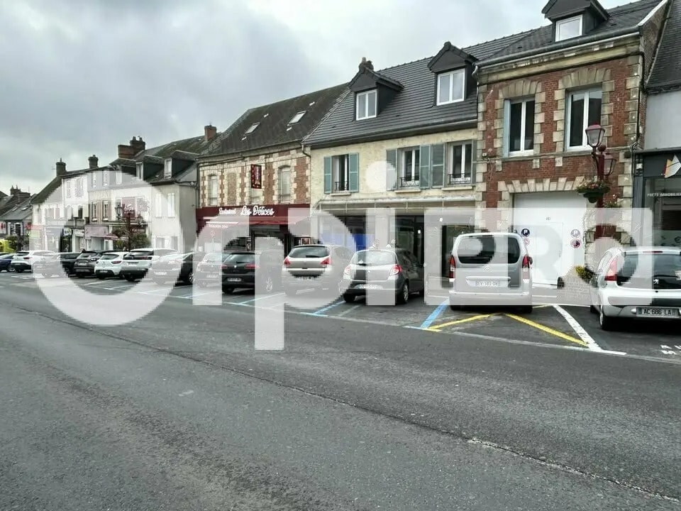 Local commercial dans Saint-Just-en-Chaussée à louer Photo de l’immeuble– Image 1 sur 7