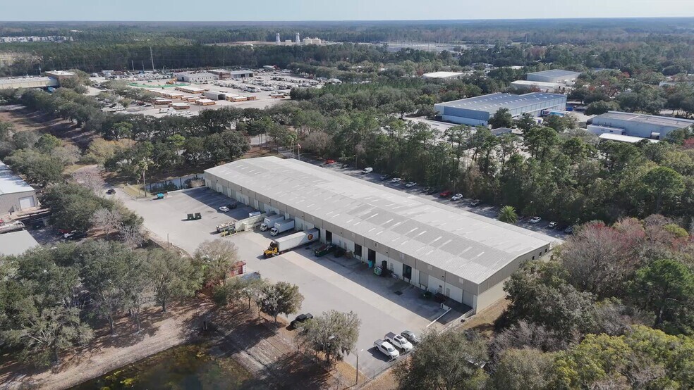 11210 E Phillips Industrial Blvd, Jacksonville, FL à louer - Vidéo sur l’annonce professionnelle – Image 3 sur 13