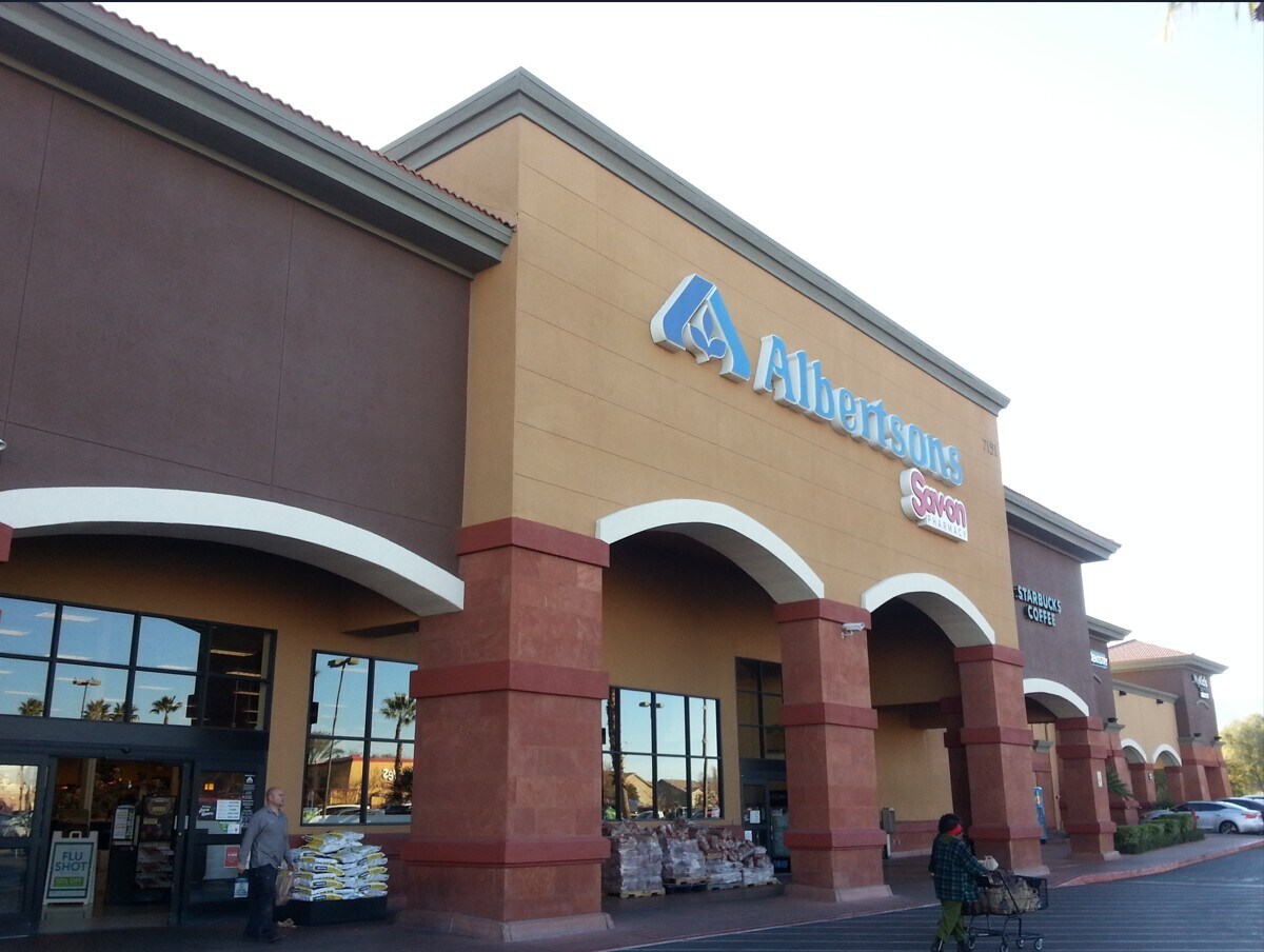 7131-7171 W Craig Rd, Las Vegas, NV à louer Photo principale– Image 1 sur 7