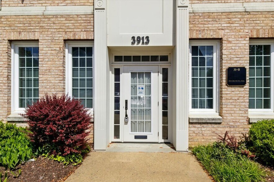 3913 Blenheim Blvd, Fairfax, VA à vendre - Photo de l’immeuble – Image 2 sur 29
