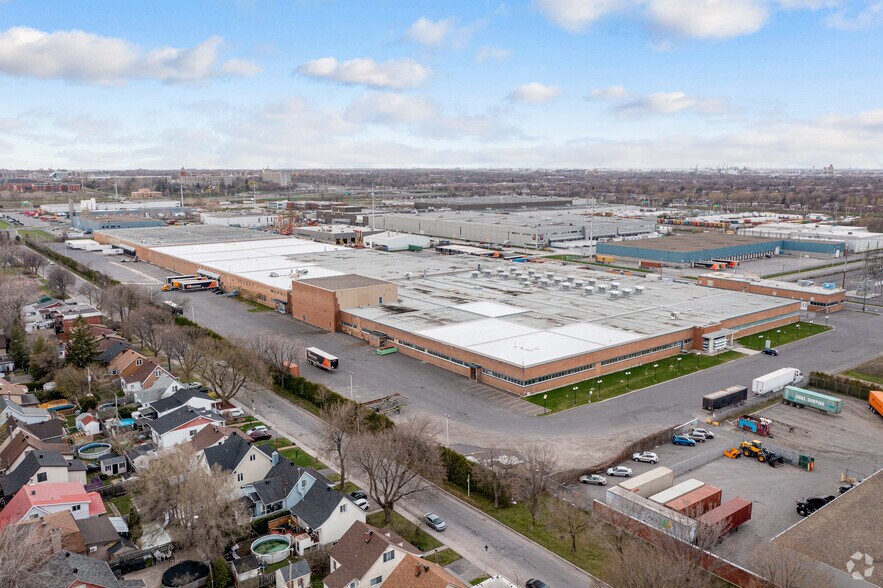 7101 Rue Notre-Dame E, Montréal, QC à louer - Aérien – Image 2 sur 8
