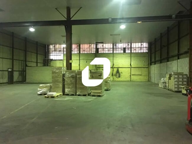 Plus de détails pour Bureau, Industriel/Logistique à louer