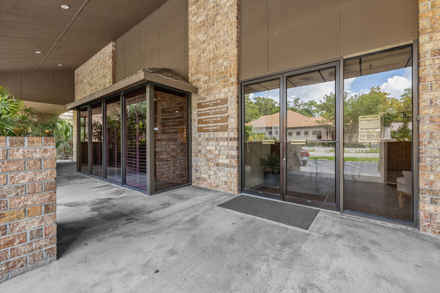 1204 NW 69th Ter, Gainesville, FL à vendre - Photo de l’immeuble – Image 3 sur 3