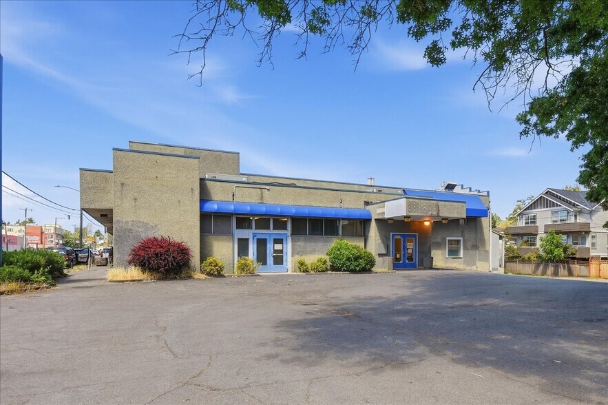 10310 Aurora Ave N, Seattle, WA à vendre - Photo de l’immeuble – Image 1 sur 31