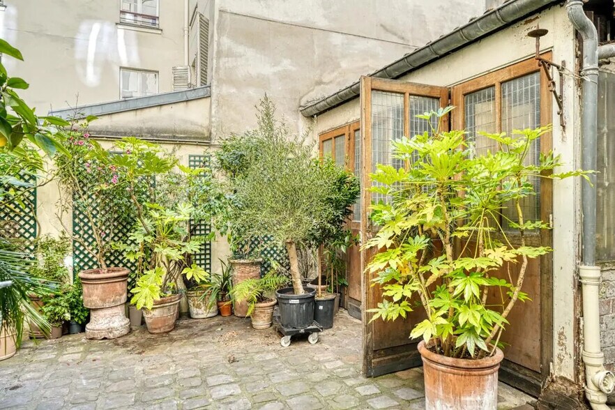 Local commercial dans Paris à vendre - Photo de l’immeuble – Image 1 sur 15