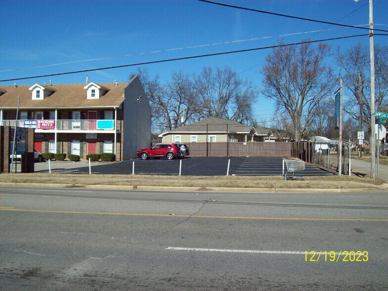 203 Oakwood Ave NE, Huntsville, AL à louer - Photo de l’immeuble – Image 2 sur 7