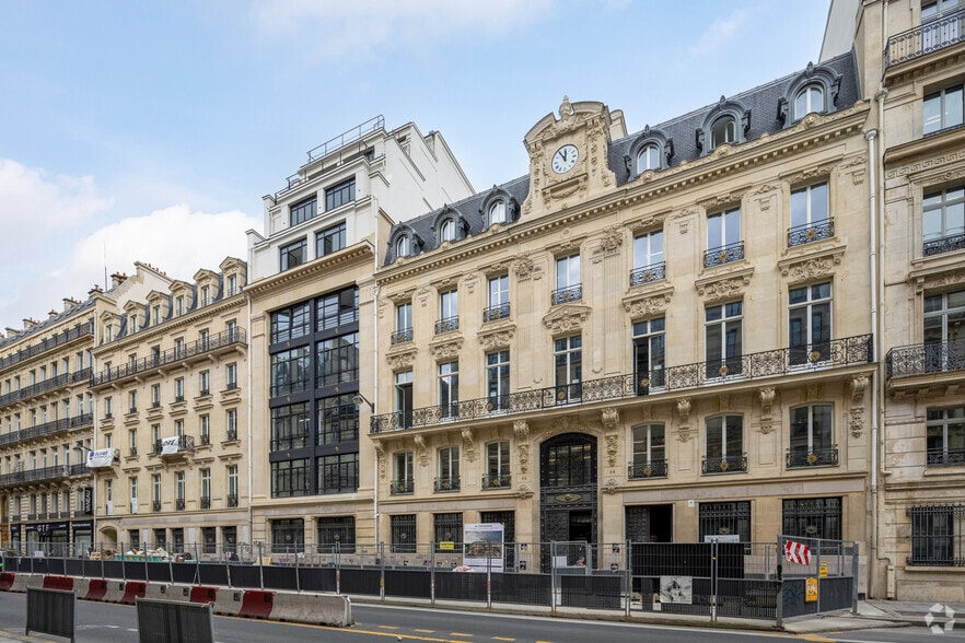 44-48 Rue De Châteaudun, Paris à louer - Photo de l’immeuble – Image 2 sur 29