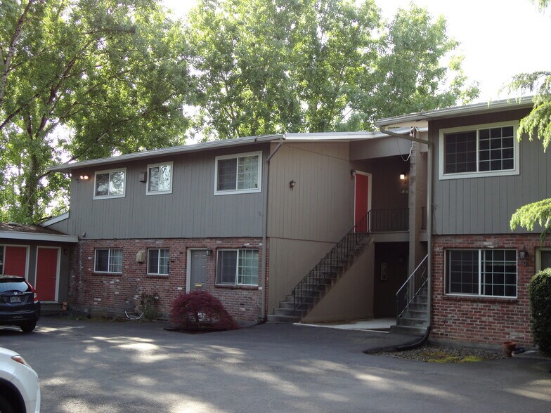 4540 SW Dogwood Ln, Portland, OR à vendre - Photo de l’immeuble – Image 1 sur 10