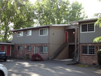 Plus de détails pour 4540 SW Dogwood Ln, Portland, OR - Logement à vendre