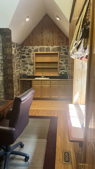 569 Main St, Monroe, CT à vendre - Photo intérieure – Image 3 sur 6