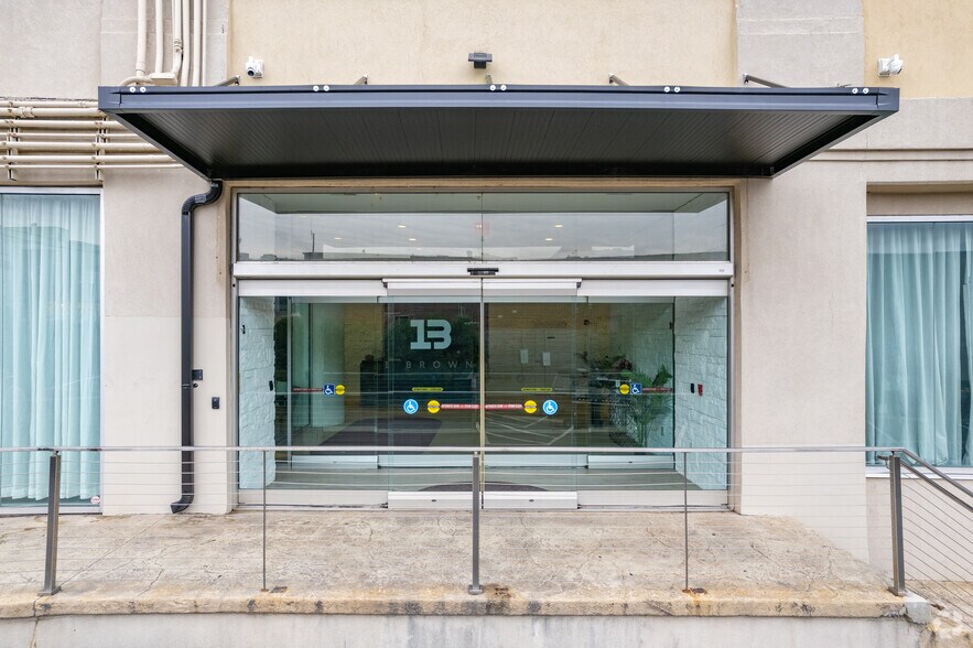 1 Brown St, Philadelphia, PA à louer - Photo de l’immeuble – Image 3 sur 51