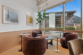 3400 W Riverside Dr, Burbank, CA à louer Photo intérieure– Image 2 sur 15