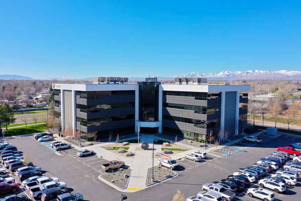 4393 S Riverboat Rd, Salt Lake City, UT à louer Photo principale– Image 1 sur 13