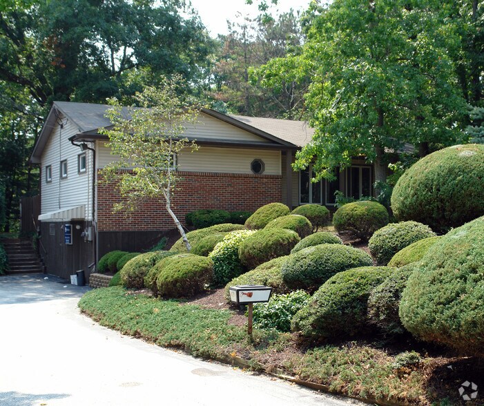 55 N Lakeview Dr, Gibbsboro, NJ à vendre - Photo de l’immeuble – Image 2 sur 2