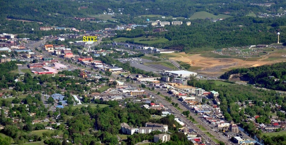 161 E Wears Valley Rd, Pigeon Forge, TN à louer - Photo de l’immeuble – Image 1 sur 18