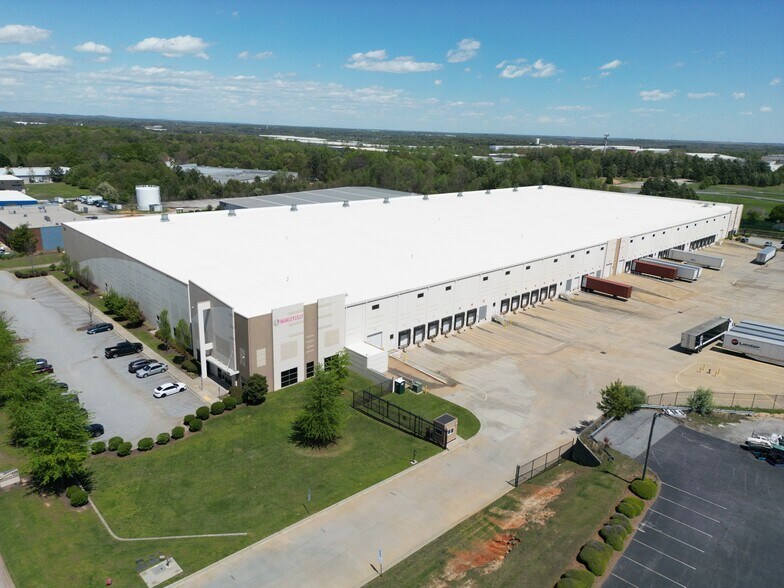545 Brookshire Rd, Greer, SC à louer - Photo de l’immeuble – Image 2 sur 15