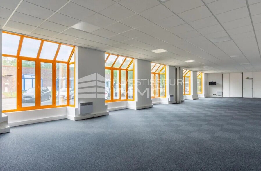 Local d’activités dans Croissy-Beaubourg à louer - Photo intérieure – Image 2 sur 3