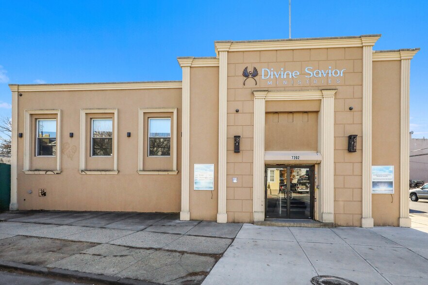 7202 Myrtle Ave, Glendale, NY à vendre - Photo de l’immeuble – Image 2 sur 16