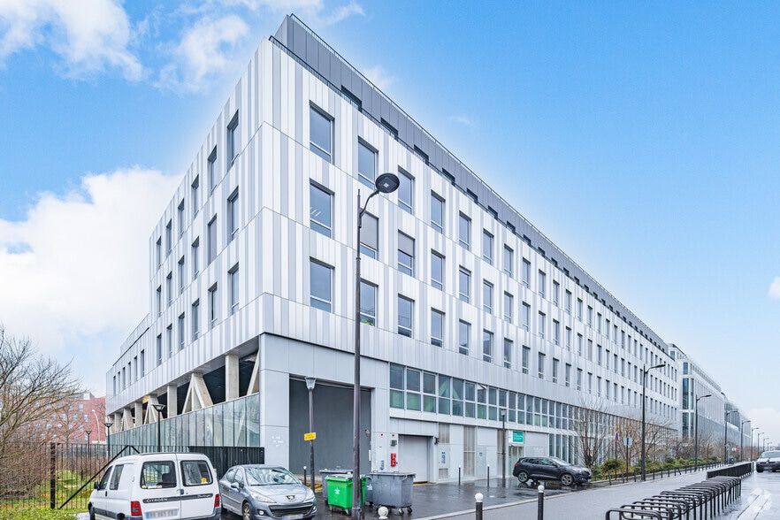 31 Rue Paul Meurice, Paris à louer - Photo de l’immeuble – Image 3 sur 3