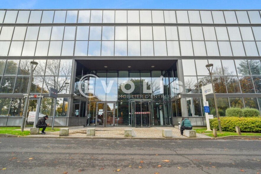 Bureau dans Rosny Sous Bois à louer - Photo de l’immeuble – Image 1 sur 14