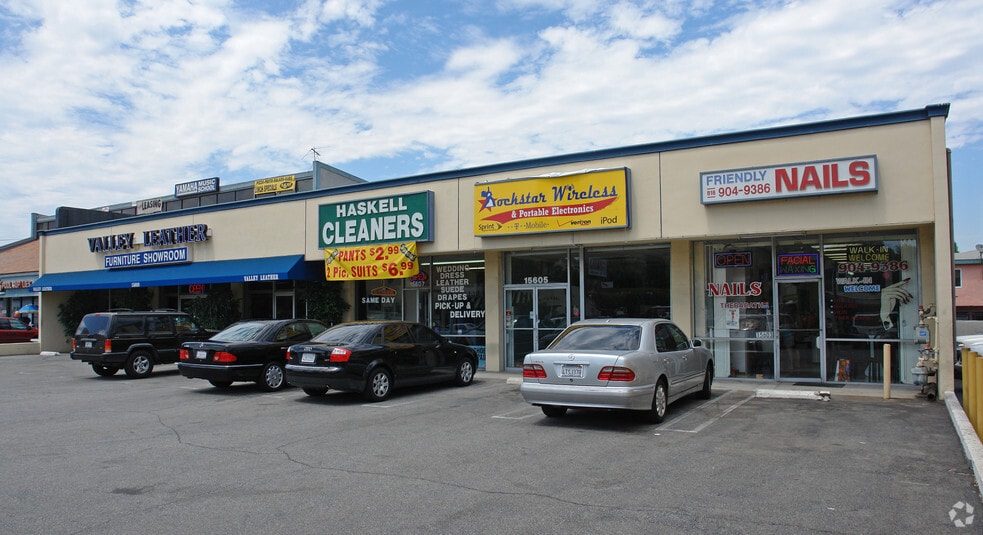 15603-15607 Ventura Blvd, Encino, CA à louer - Photo de l’immeuble – Image 3 sur 5