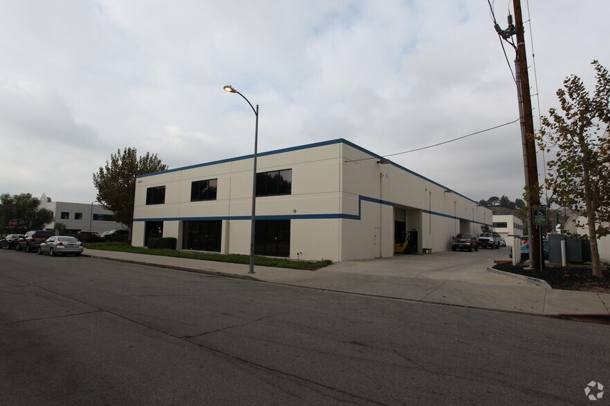 9301 Jordan Ave, Chatsworth, CA à louer - Photo de l’immeuble – Image 2 sur 7