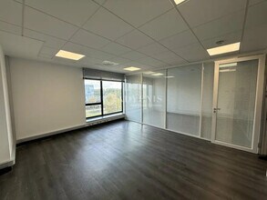 Bureau dans Jossigny à louer Photo intérieure– Image 2 sur 4